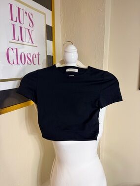Babaton Black Cropped Crew Tee